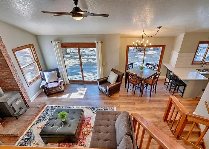 Cozy 3-bedroom Retreat In Scenic Flagstaff